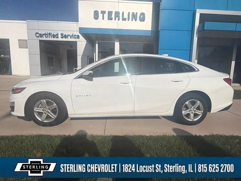 Used 2024 Chevrolet Malibu LT FWD image 2