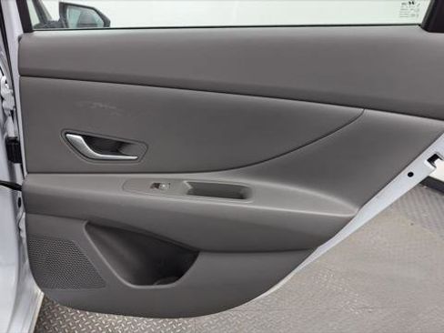 Used 2024 Hyundai Elantra SEL image 19