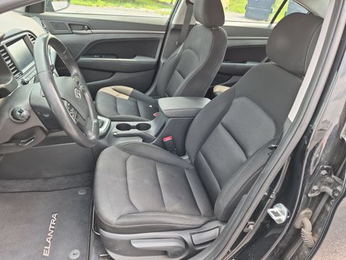 Used 2018 Hyundai Elantra Value Edition FWD image 19