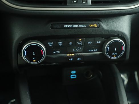 Certified 2022 Ford Escape SE image 8