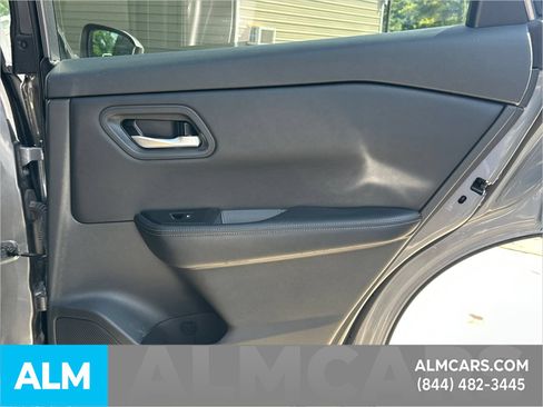 Used 2025 Nissan Rogue SV FWD image 34