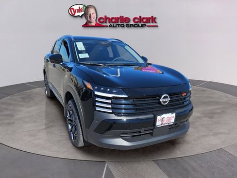 New 2026 Nissan Kicks SR FWD image 8