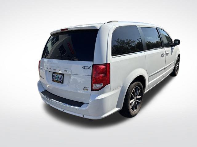 Used 2017 Dodge Grand Caravan SXT w/ Driver Convenience Group FWD image 9