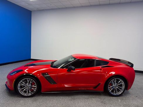 Used 2018 Chevrolet Corvette Z06 RWD image 9
