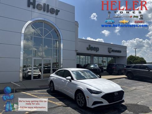 Used 2023 Hyundai Sonata SEL FWD image 1
