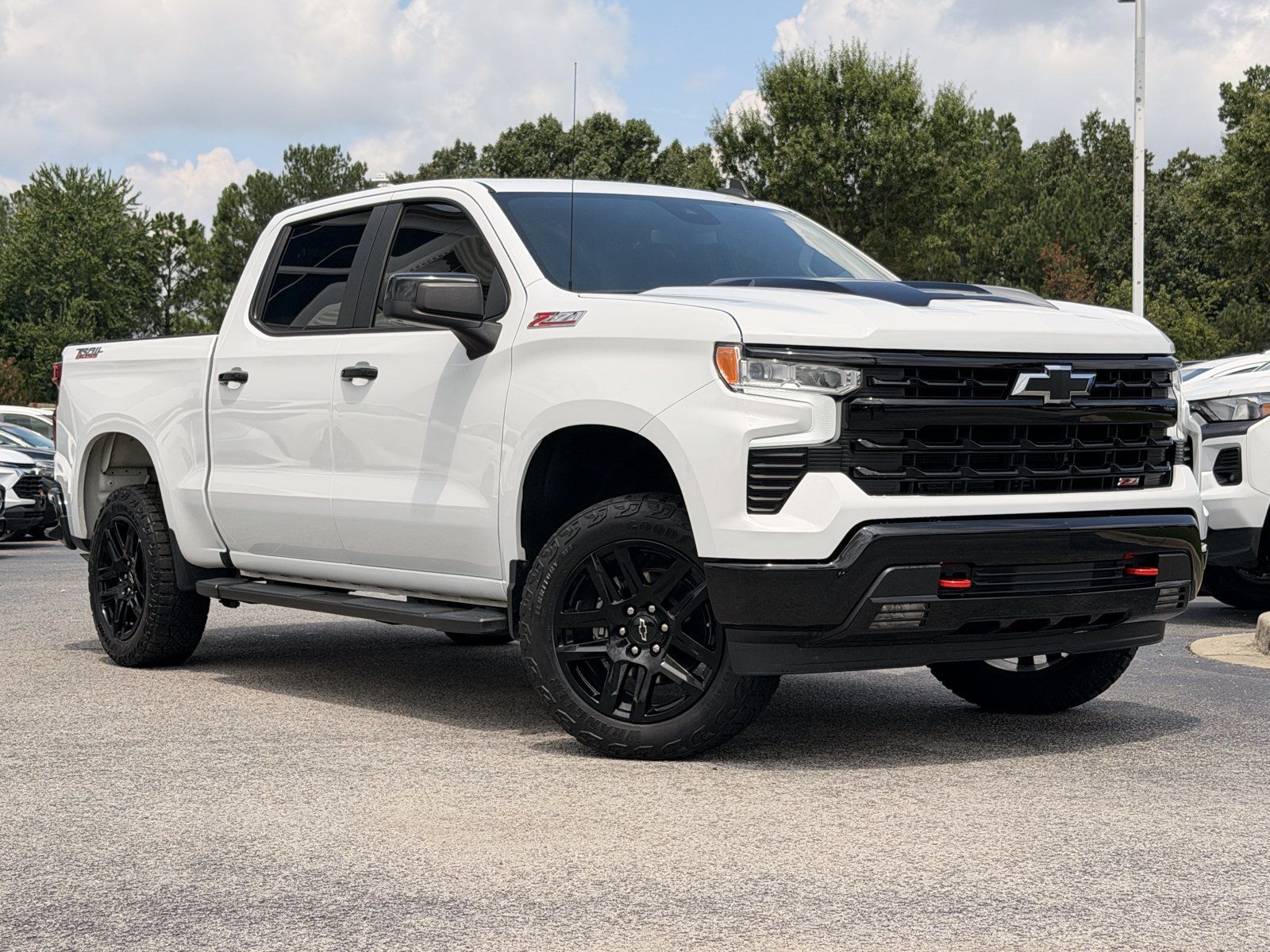 Used 2023 Chevrolet Silverado 1500 LT Trail Boss AWD/4WD image 2