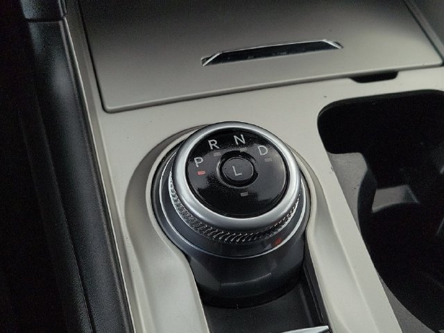Used 2024 Ford Explorer XLT RWD image 32