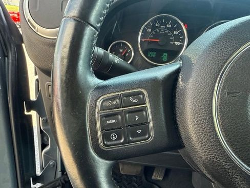 Used 2014 Jeep Wrangler Unlimited Rubicon w/ Connectivity Group image 31