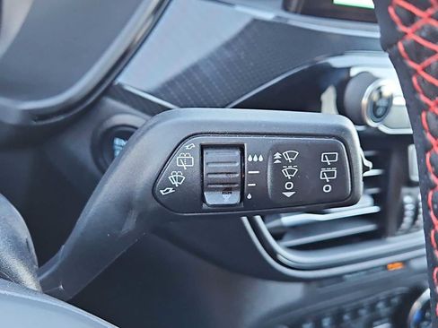 Used 2025 Ford Escape ST-Line image 25