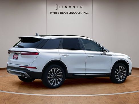 Used 2025 Lincoln Corsair Reserve FWD image 5