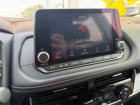 Certified 2022 Nissan Rogue SV FWD image 20