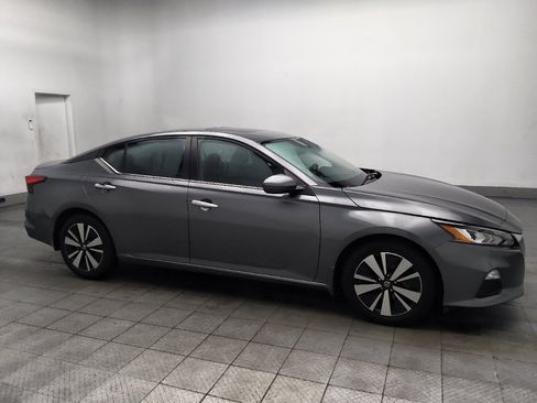Used 2021 Nissan Altima 2.5 SV w/ SV Premium Package FWD image 11