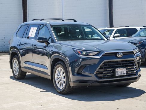 Certified 2024 Toyota Grand Highlander FWD image 5