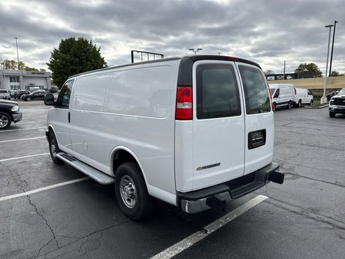 Used 2024 Chevrolet Express 2500 w/ Driver Convenience Package image 6