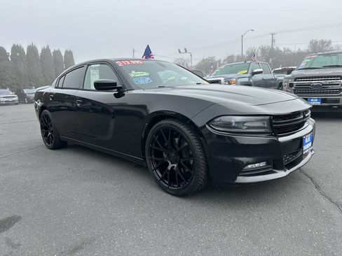 Used 2015 Dodge Charger R/T image 2
