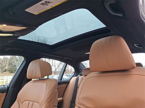 Used 2023 BMW M550i xDrive w/ Dynamic Handling Package image 14