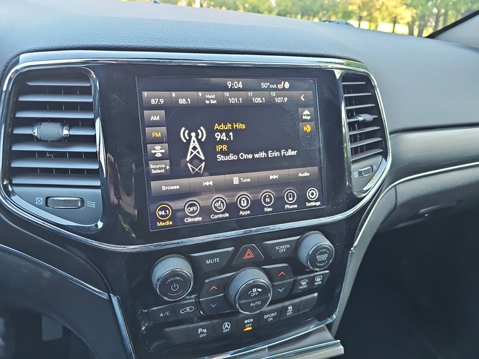 Used 2020 Jeep Grand Cherokee Limited w/ Luxury Group II AWD/4WD image 20