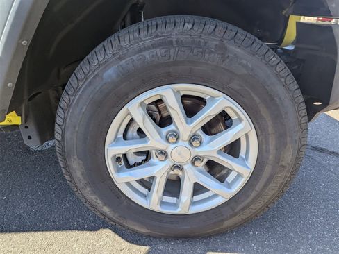 Used 2023 Jeep Wrangler Sport S image 10