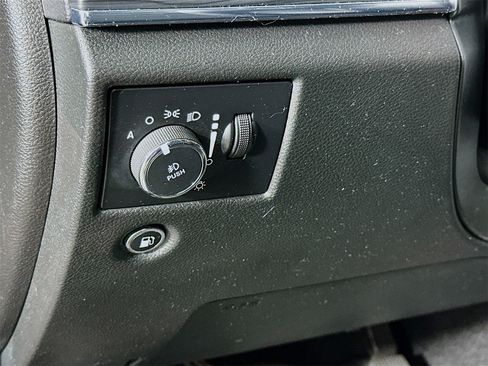 Used 2021 Jeep Grand Cherokee Limited w/ Trailer Tow Group IV image 10