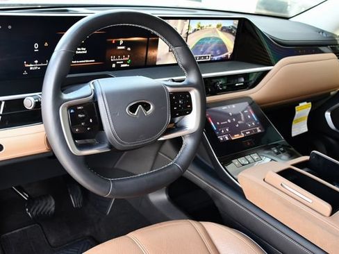 Used 2025 INFINITI QX80 Sensory AWD/4WD image 16