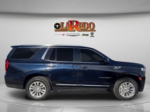 Used 2023 GMC Yukon SLT w/ SLT Premium Package image 8