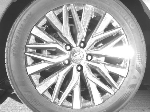 Used 2025 Nissan Altima 2.5 SV image 12