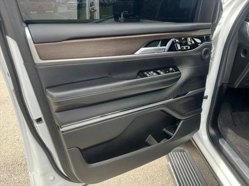 Certified 2022 Jeep Grand Wagoneer Series I AWD/4WD image 29