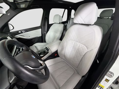 Certified 2024 BMW X5 xDrive40i w/ Parking Assistance Package AWD/4WD image 19