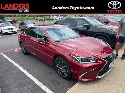Used 2024 Lexus ES 250 w/ Premium Package AWD/4WD image 1