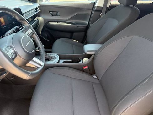 Used 2025 Hyundai Kona SEL FWD image 12