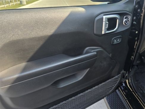 Used 2024 Jeep Wrangler Willys image 21