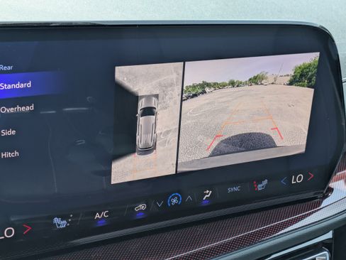 New 2026 Chevrolet Traverse Z71 w/ Enhanced Driving Package AWD/4WD image 27