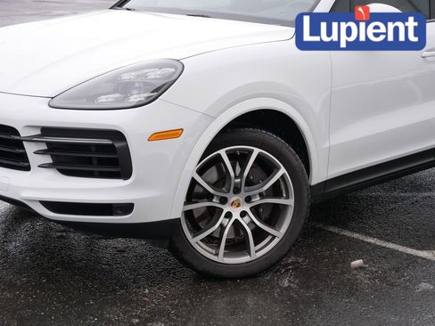 Used 2021 Porsche Cayenne Base image 27