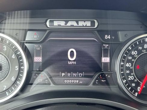 Used 2022 RAM 1500 Big Horn AWD/4WD image 18