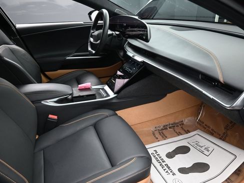 Used 2024 Lucid Air Touring image 36