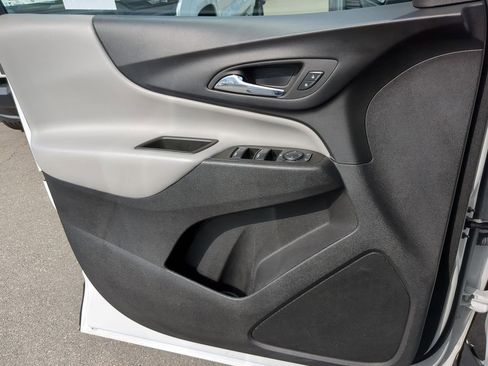 Certified 2024 Chevrolet Equinox LS image 23