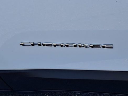 Used 2021 Jeep Cherokee Latitude Lux AWD/4WD image 31