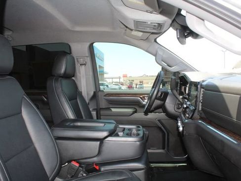 Used 2024 GMC Sierra 2500 SLE w/ SLE Value Package; AWD/4WD image 14
