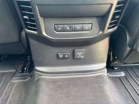 Used 2025 Toyota Tundra Platinum AWD/4WD image 18