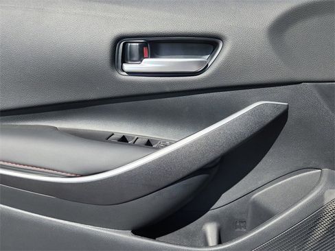 Certified 2025 Toyota Corolla SE image 17