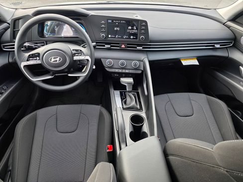 New 2026 Hyundai Elantra SE image 18