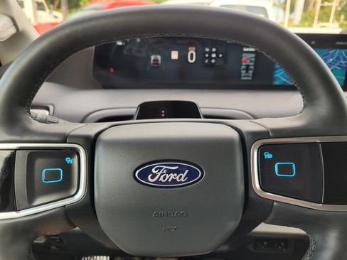 Used 2025 Ford Expedition Active RWD image 29
