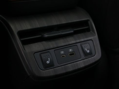 Used 2023 Nissan Ariya AWD image 35