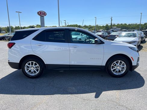 Used 2023 Chevrolet Equinox LS w/ LS Convenience Package FWD image 7