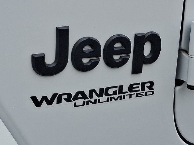 Used 2021 Jeep Wrangler Unlimited Sahara AWD/4WD image 30