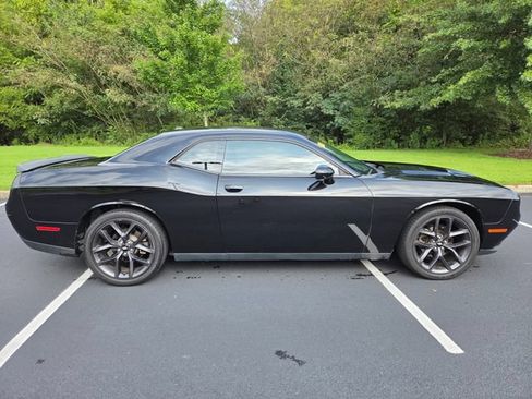 Used 2019 Dodge Challenger SXT w/ Blacktop Package RWD image 5