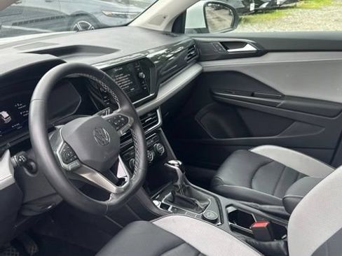 Used 2023 Volkswagen Taos SEL AWD/4WD image 5