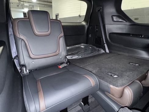 New 2026 Nissan Armada SL w/ Captain's Chari Seat Package AWD/4WD image 16