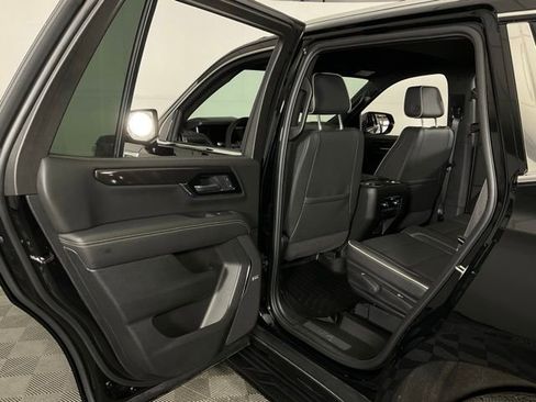 Used 2025 GMC Yukon Elevation AWD/4WD image 29