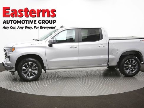 Used 2022 Chevrolet Silverado 1500 LT AWD/4WD image 61